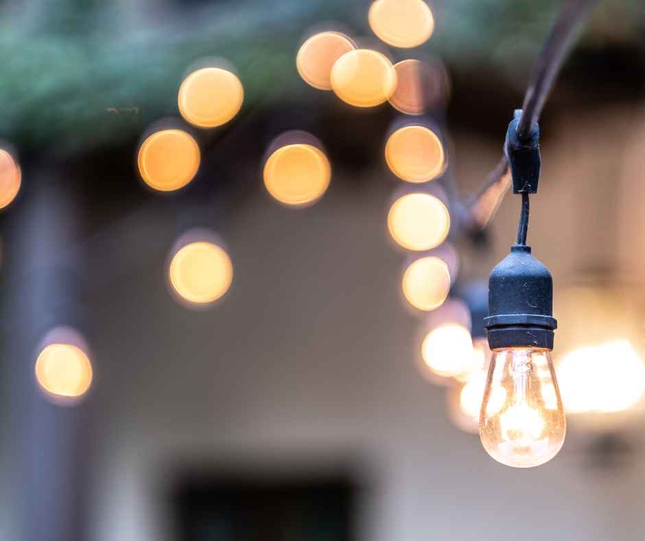 Hanging outdoor lights
