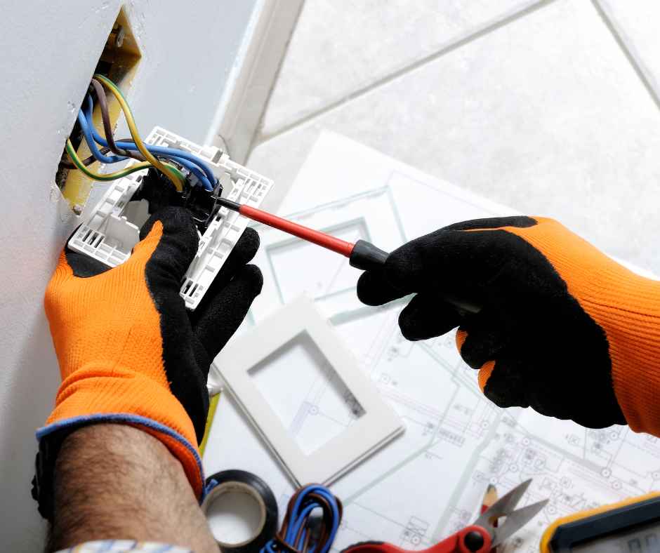 Fixing an electrical outlet